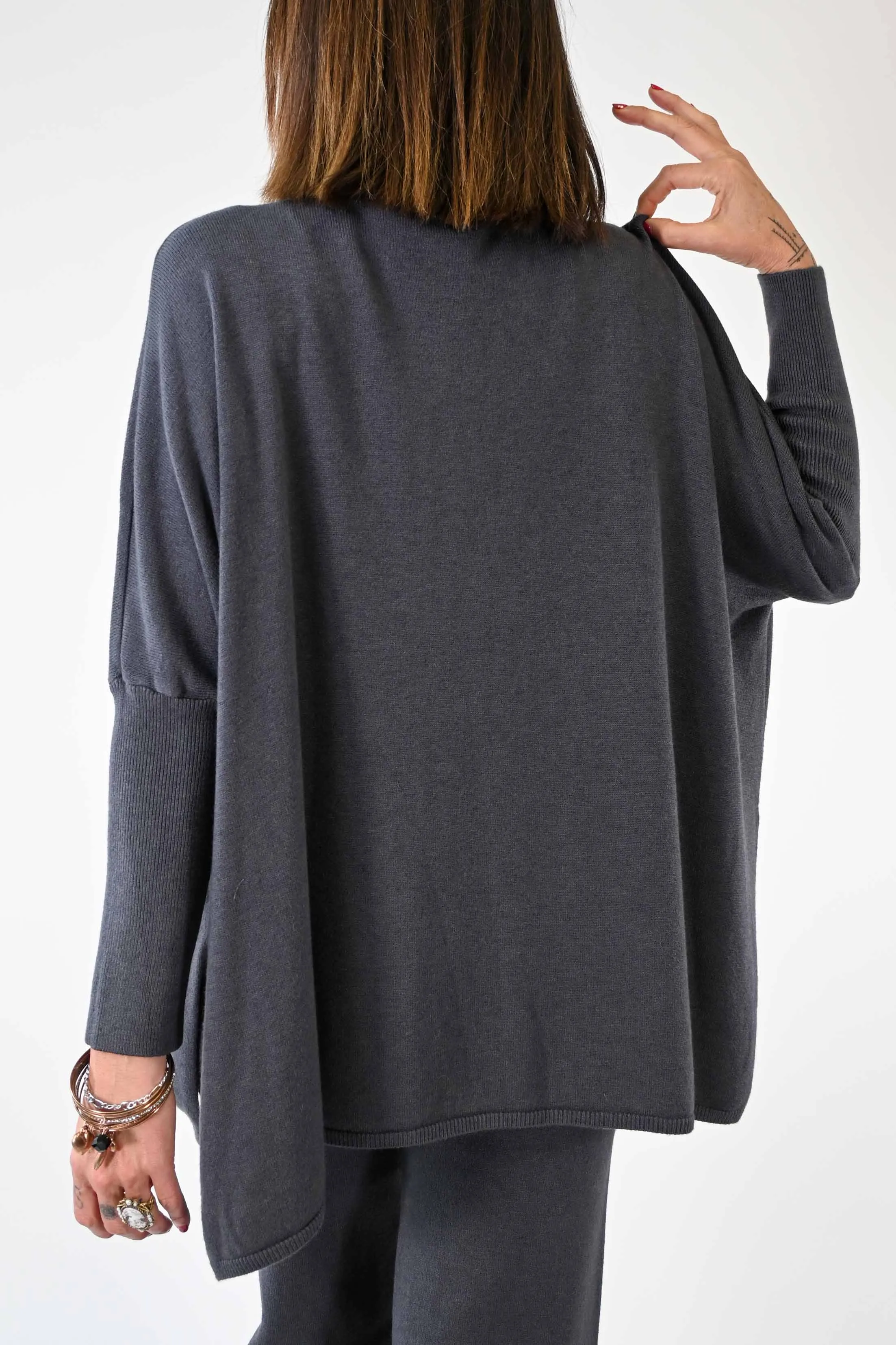 MAGLIA OVER IN MORBIDA VISCOSA COLOR PIOMBO