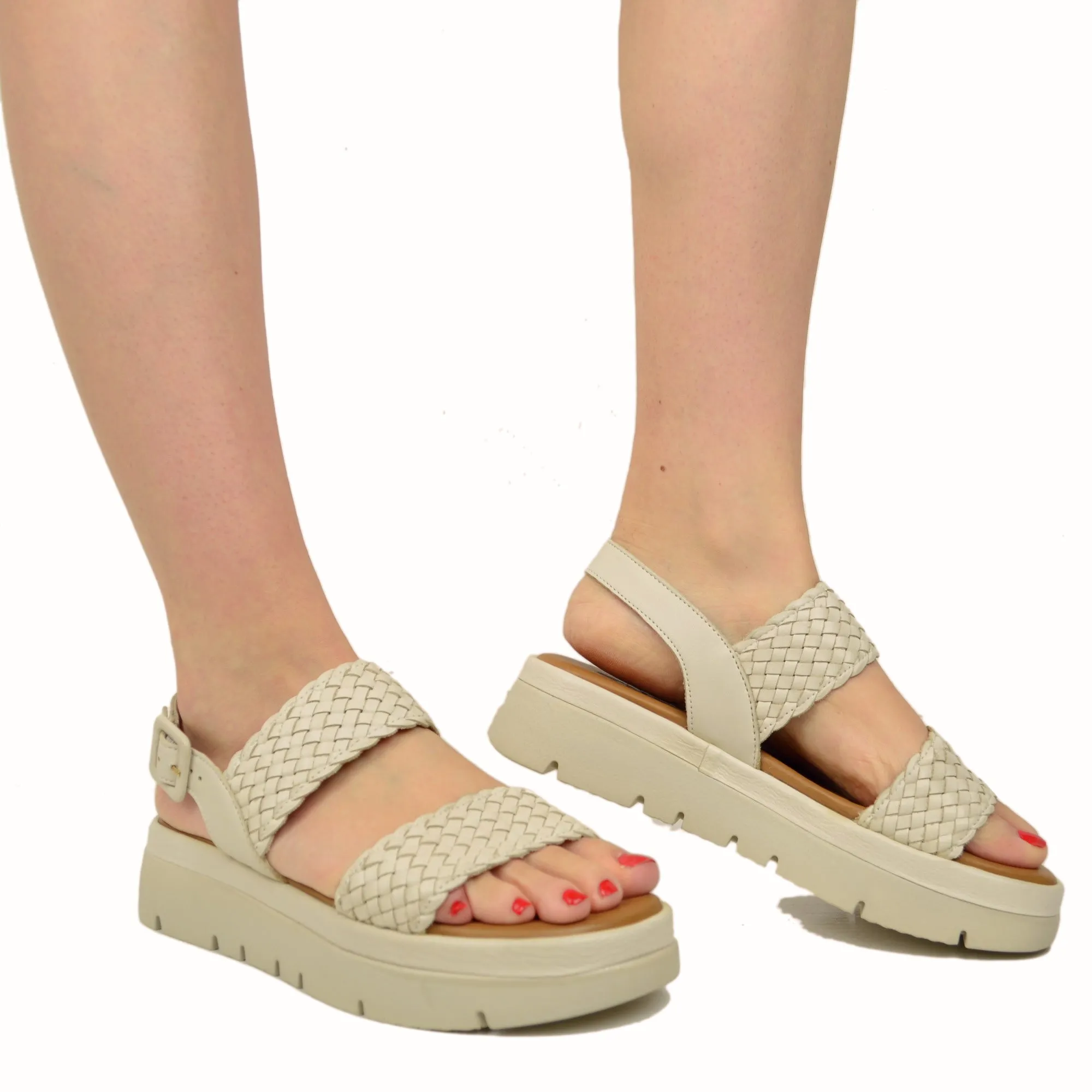 Sandali Intrecciati in Pelle color Beige e Suola in Memory Foam