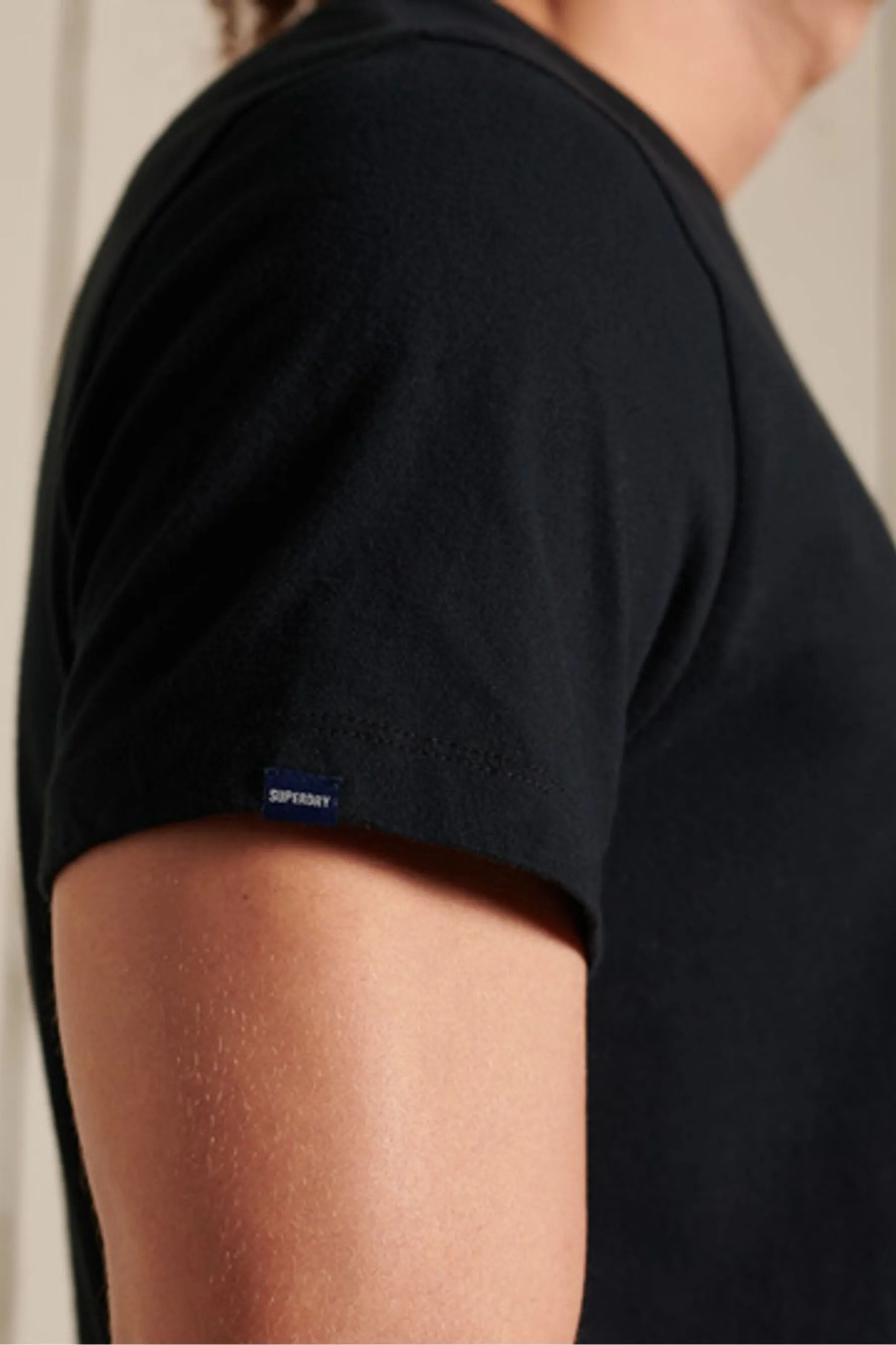 Superdry - T-shirt vintage in cotone ricamata