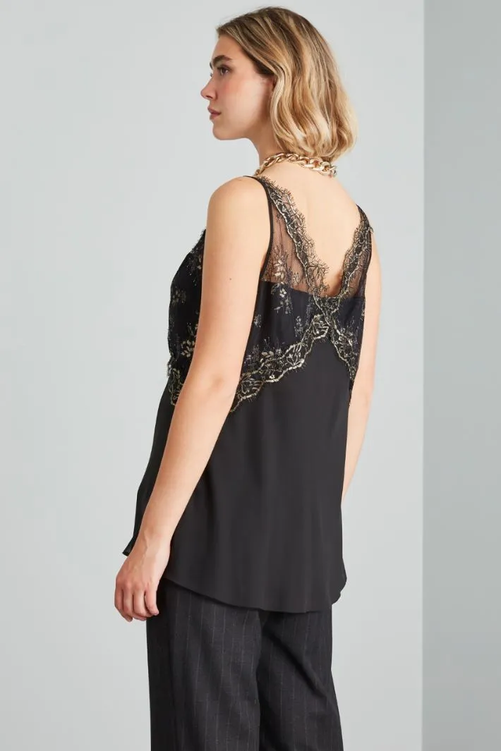 Top in georgette e pizzo